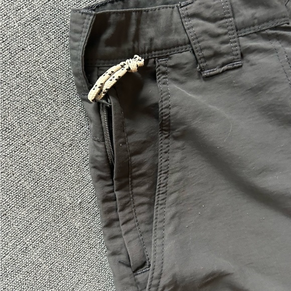 Wrangler Cargo Shorts - Picture 3 of 7